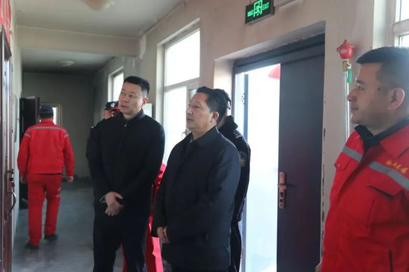 格爾木市領導蒞臨民爆公司督導檢查節(jié)前安全生產(chǎn)工作